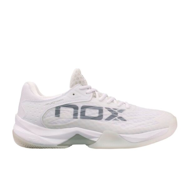 ZAPATILLAS DE PADEL NOX AT10 LUX BLANCO / GRIS